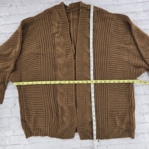 Cable Knit Extra Large Brown Cardigan - Picture 3 of 6